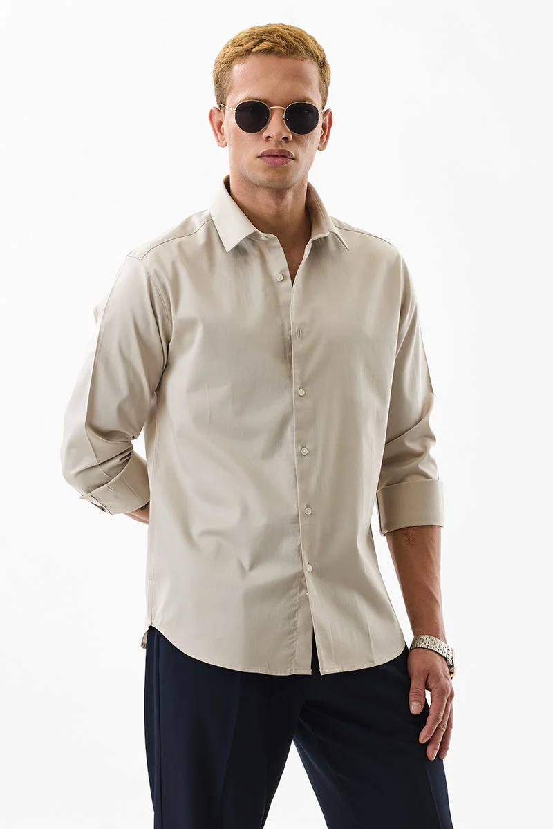 سنيتش قميص بيج سادة بقصة ضيقة فاخر