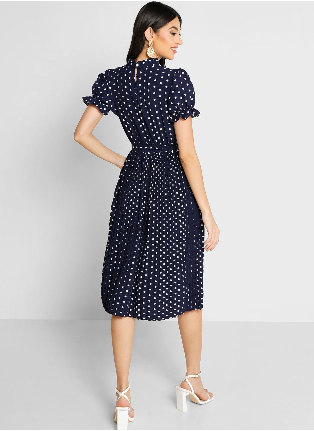 High Neck Pleat Detail Fit & Flare Dress - https://f.nooncdn.com/p/pzsku/Z56F13795511654606426Z/45/_/1698935738/3e2201a3-09c1-43e1-b131-670311ee3534.jpg?format=jpg&width=original