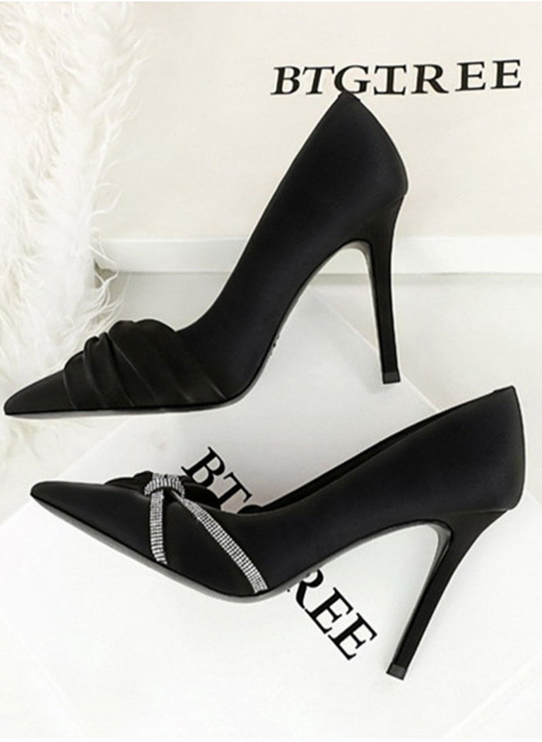 BIGTREE Women's Closed Pointed Toe Stiletto Pump Rhinestone Bowknot Decoration High Heels Black 10 CM  - Image 3