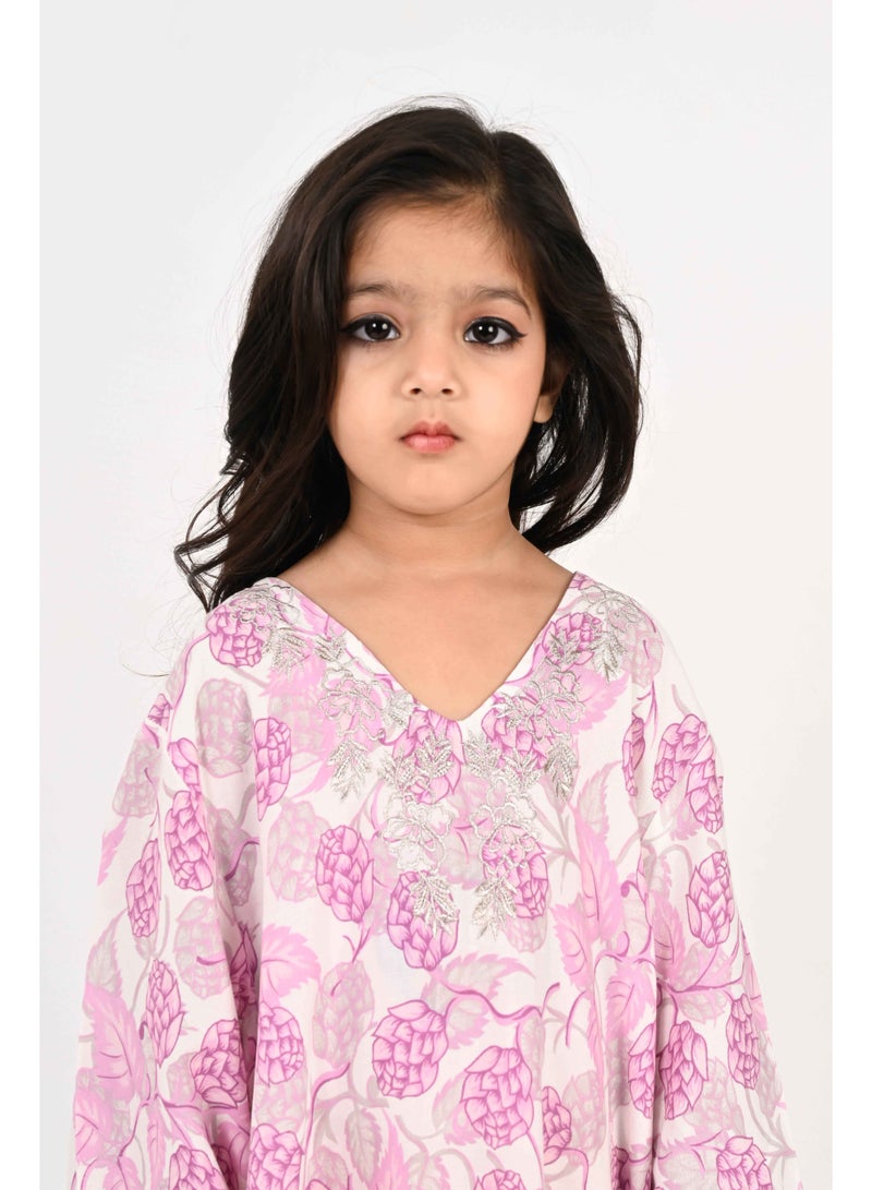 Linelle Kids Jalabiya – Pink and White Floral Print and Embroidery Detailing - Image 4
