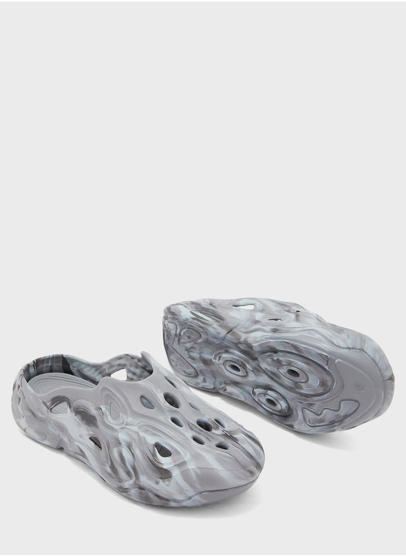 ANTA - Lifestyle Slides - Image 1