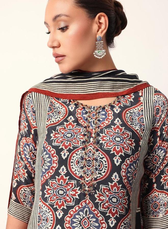 ISHIN Women's Black Cotton Blend Embellished Tunic Top With Ankle Palazzo Flared 3 Peice Kurta Set - Image 3