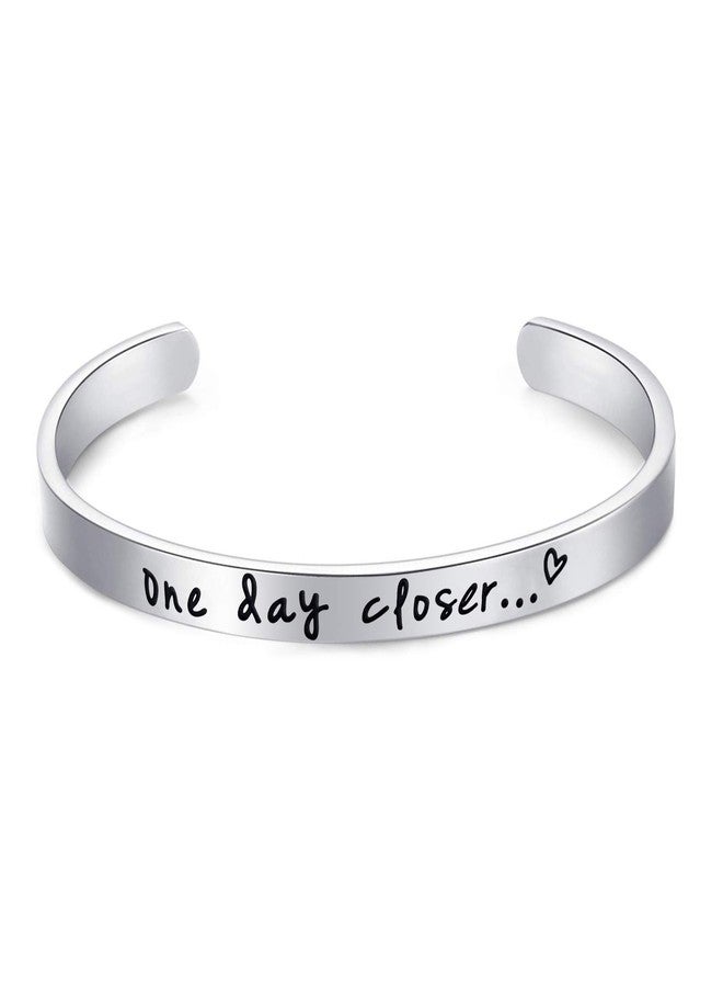 LParkin One Day Closer Bracelet Deployment Gift Military Jewelry Gifts for Wife Girlfriend Long Distance Relationship Jewelry - Image 1