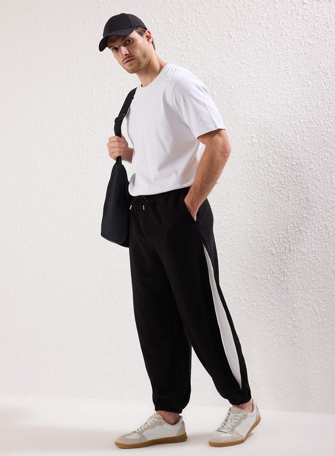 trendyol Black Unisex Oversize/Wide Cut Panel Detailed Sweatpants - Image 2