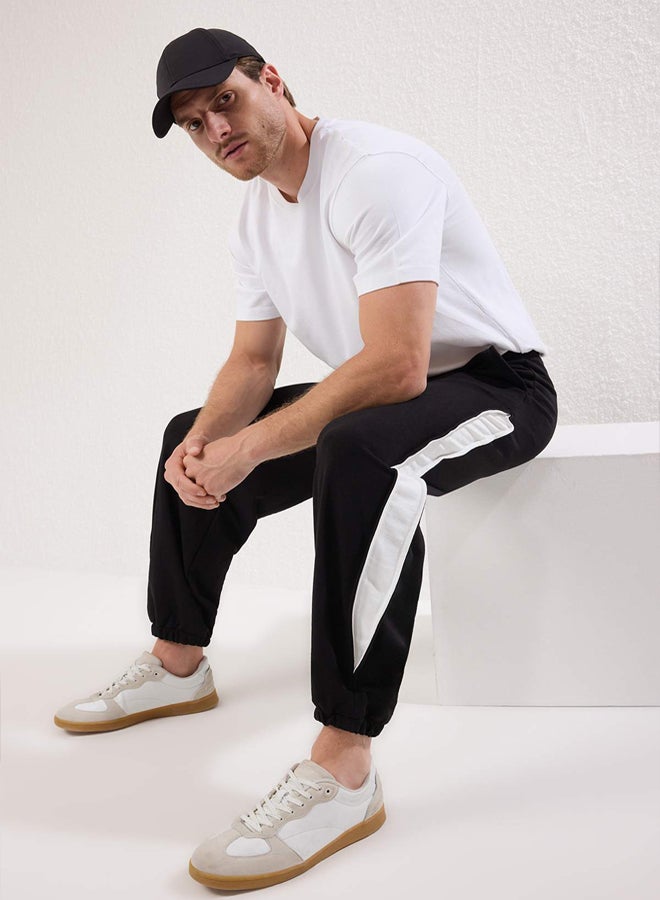 trendyol Black Unisex Oversize/Wide Cut Panel Detailed Sweatpants - Image 1