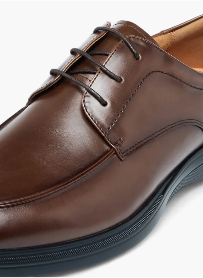 لو كونفورت Mens Solid Derby Shoes With Lace-Up Closure