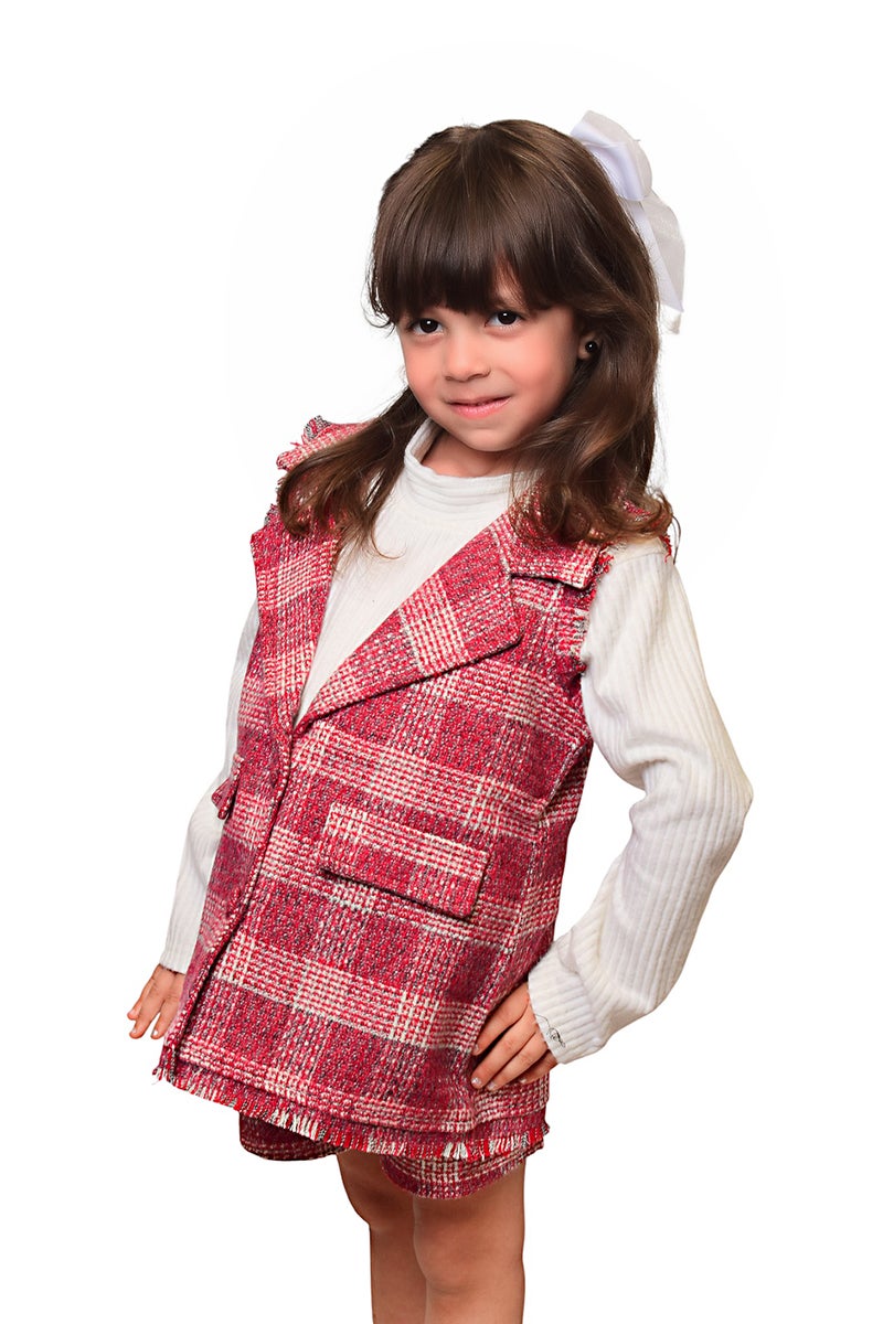 بونچو طقم شورت وبلوزة كاروهات بناتي مصنوع من مزيج فيلا والقطن باللون الأحمر. - Image 2