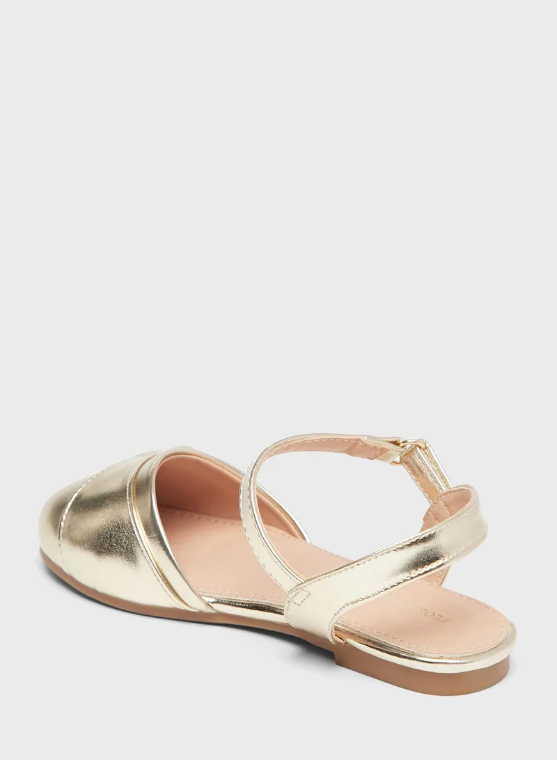 شو اكسبرس Kids Sandals