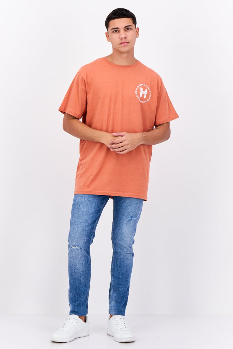 Henleys تي شيرت للرجال بأكمام قصيرة وياقة دائرية، شعار العلامة التجارية، لون صدئ - Image 4