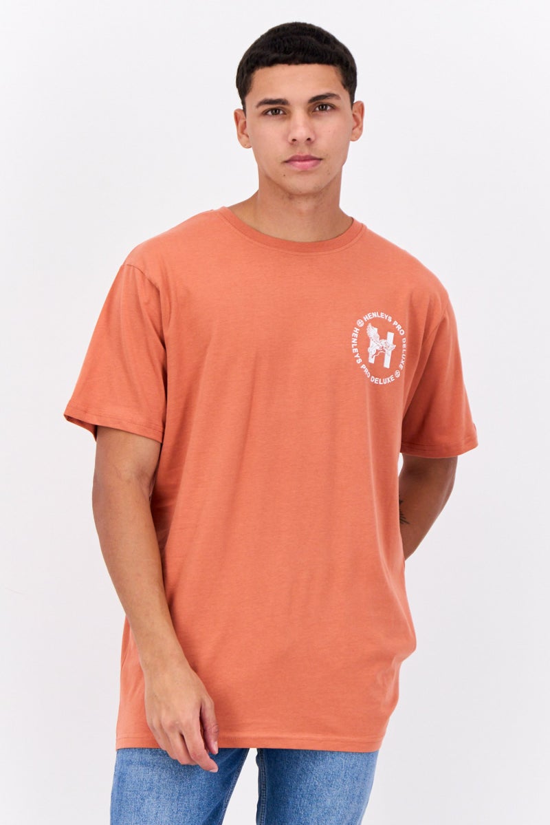 Henleys تي شيرت للرجال بأكمام قصيرة وياقة دائرية، شعار العلامة التجارية، لون صدئ - Image 1