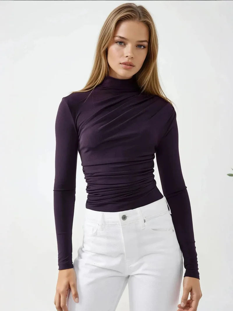 زوبعة بلوزة بياقة عالية وتفاصيل درابيه