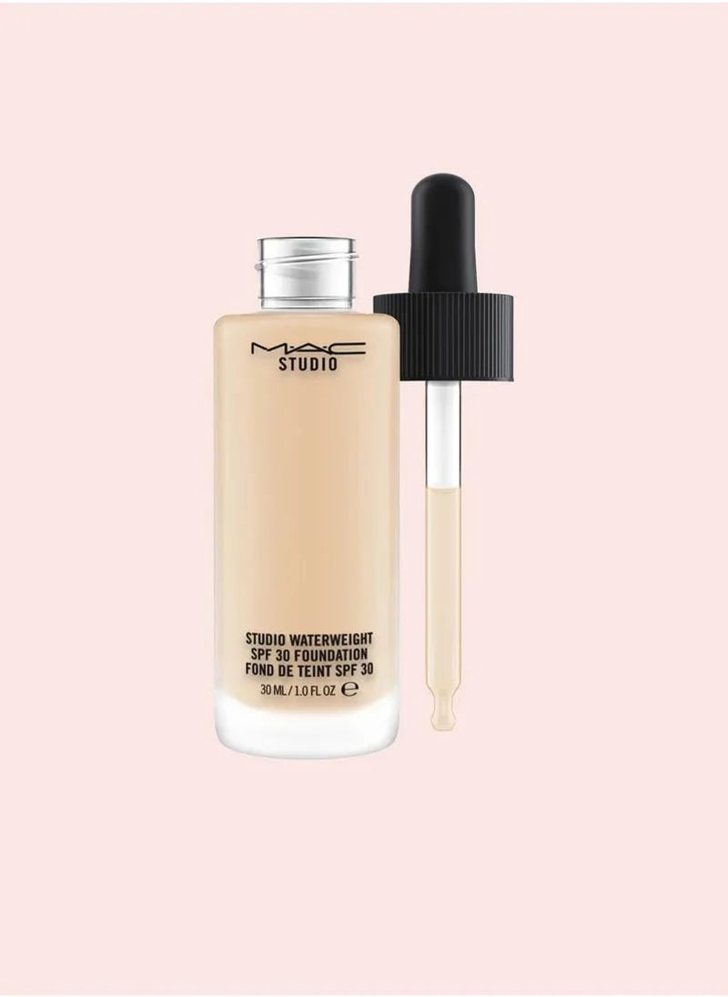 MAC Cosmetics Studio Waterweight SPF 30 Foundation - NC20
