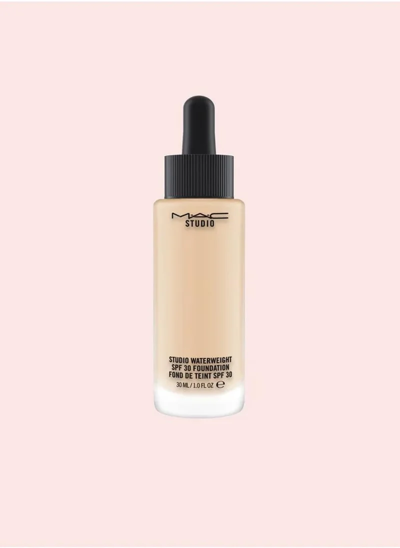 MAC Cosmetics Studio Waterweight SPF 30 Foundation - NC20