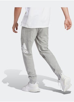 Adidas بنطال رياضي ذو أساور مدببة بشعار فرينش تيري من إيسنشيالز  - Image 2