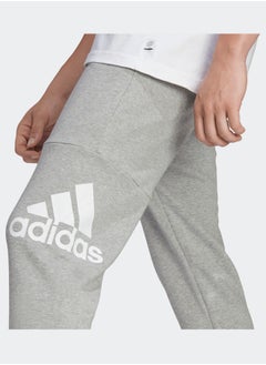 Adidas بنطال رياضي ذو أساور مدببة بشعار فرينش تيري من إيسنشيالز  - Image 4
