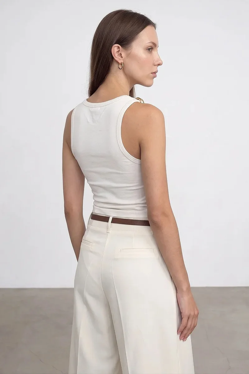 DILVIN Sleeveless Slim-fit Cami Blouse