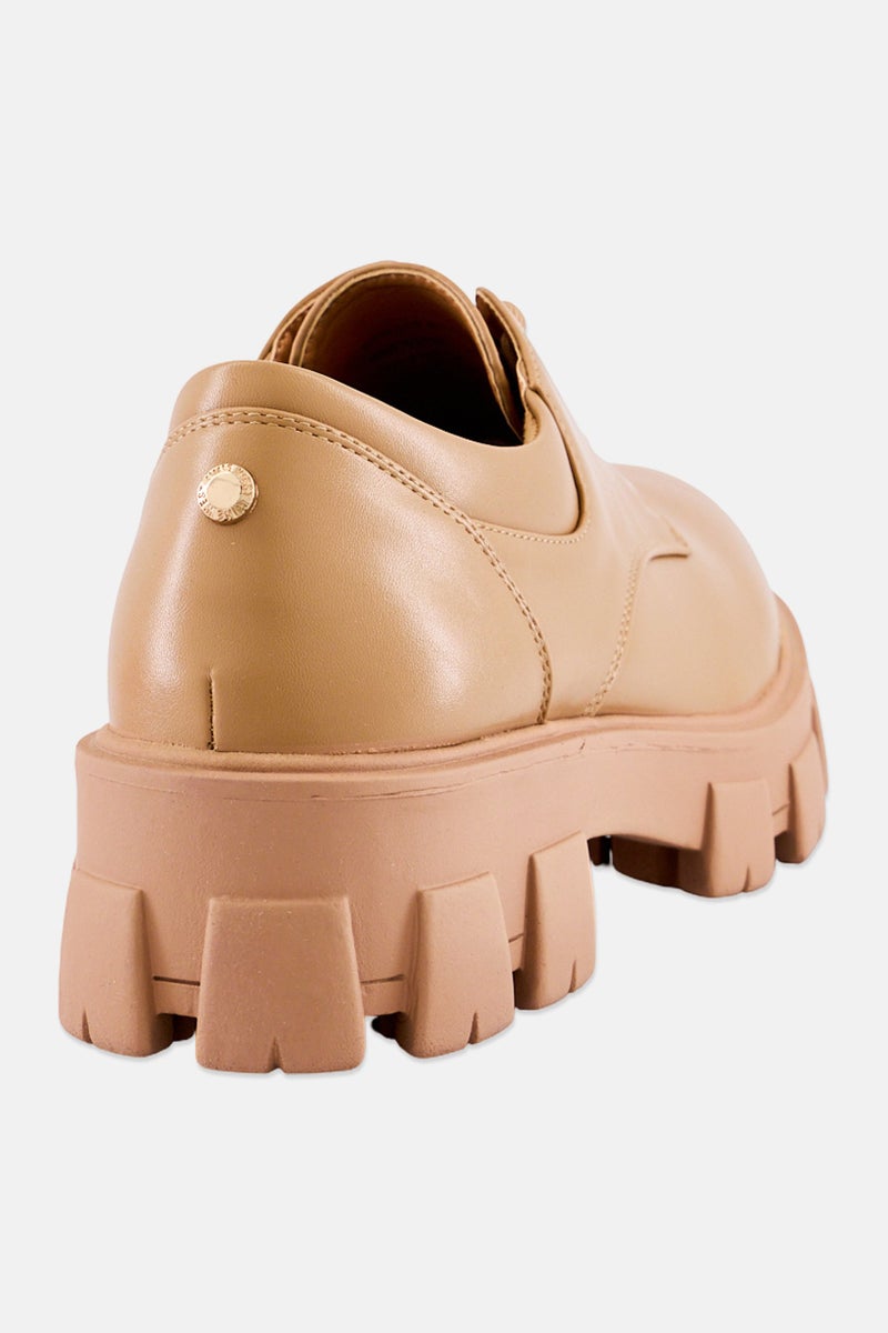 NINE WEST أحذية جلدية للنساء مزودة بأربطة، تان - Image 3