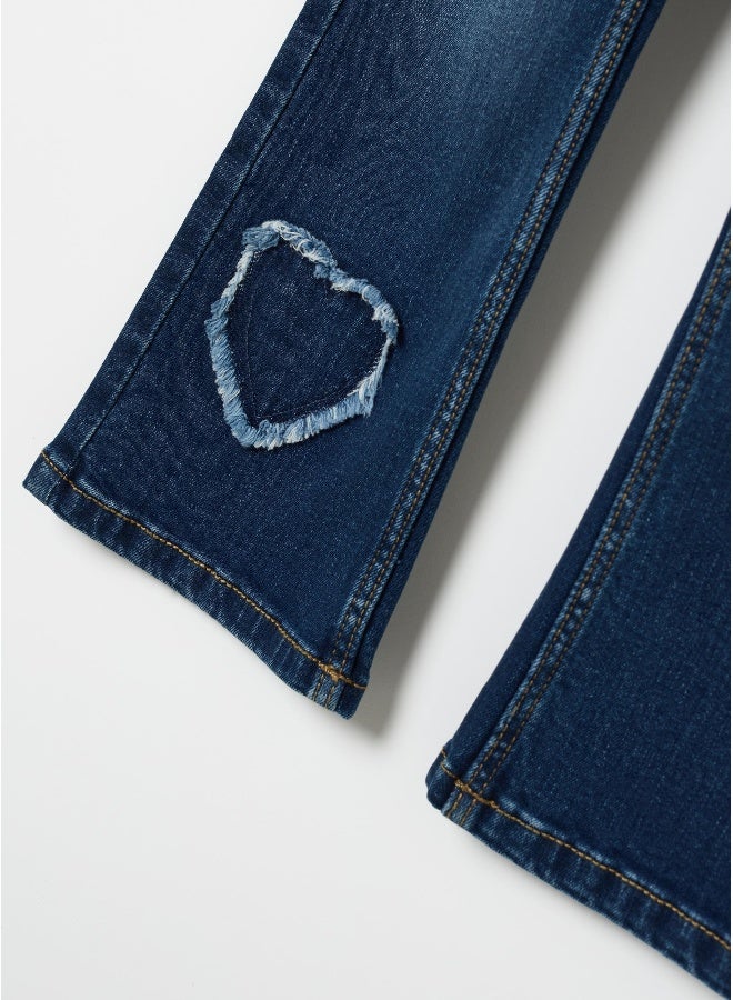 او في اس جينز بقصة واسعة بقلوب مهدبة - Image 4