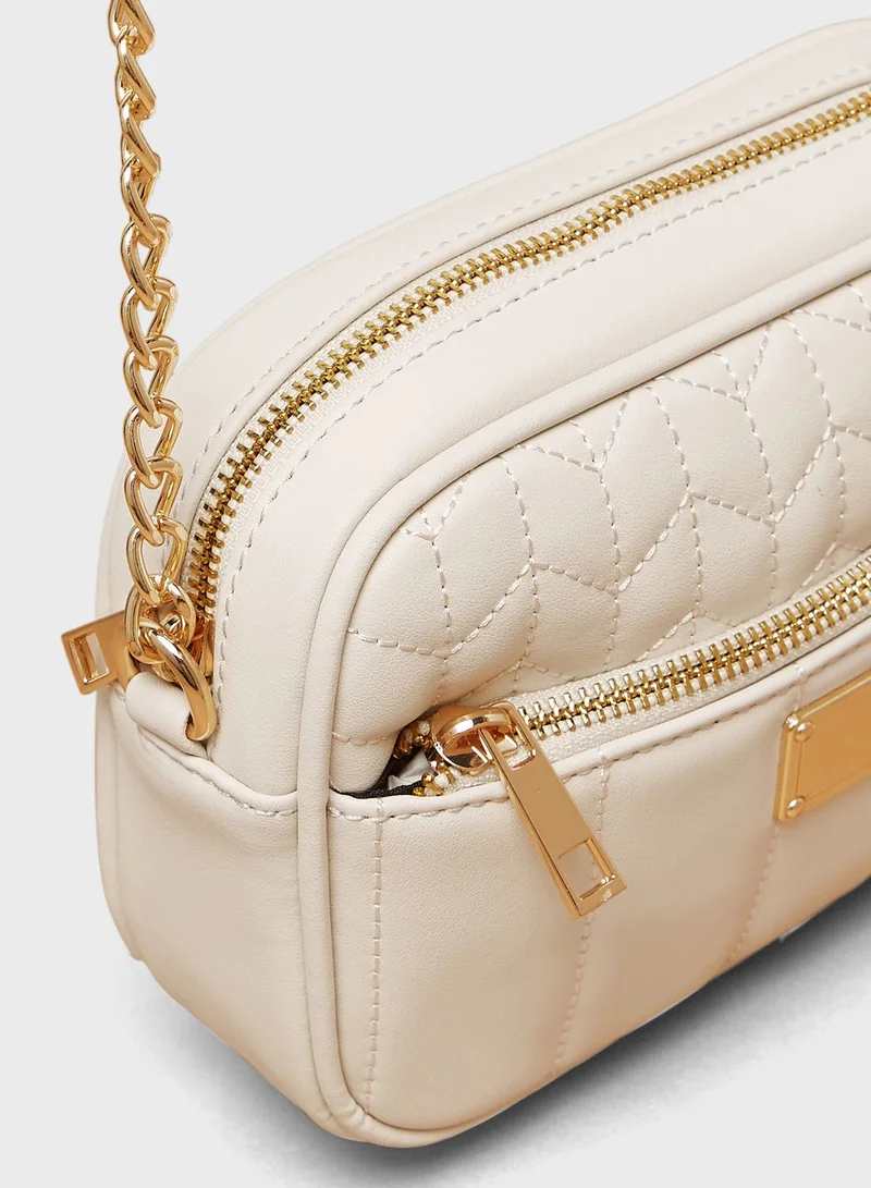 shoexpress Chain Detailed Crossbody Bag