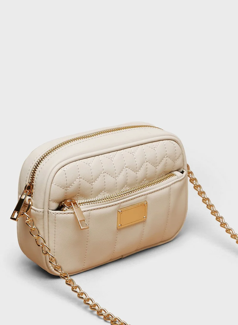 shoexpress Chain Detailed Crossbody Bag