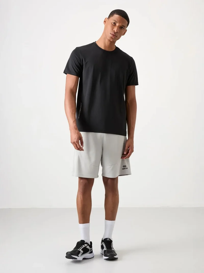 تومي لايف TOMMY Men's Regular Fit Crew Neck T-Shirt