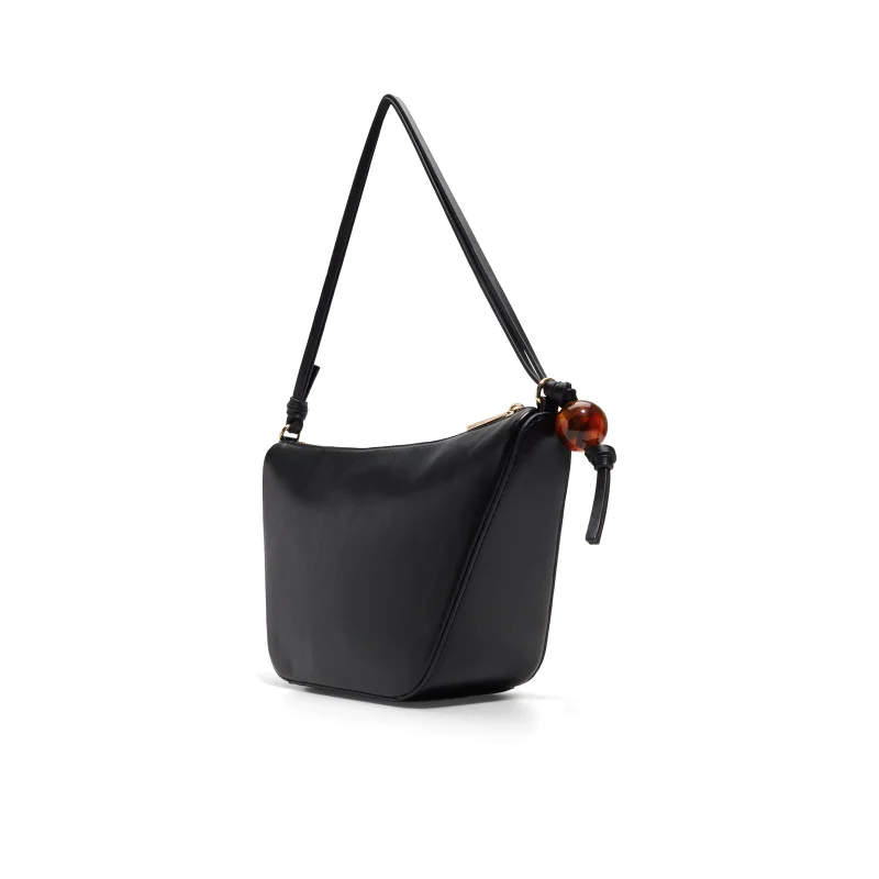 كول ات سبرنج LEONAA Textured Shoulder Bag