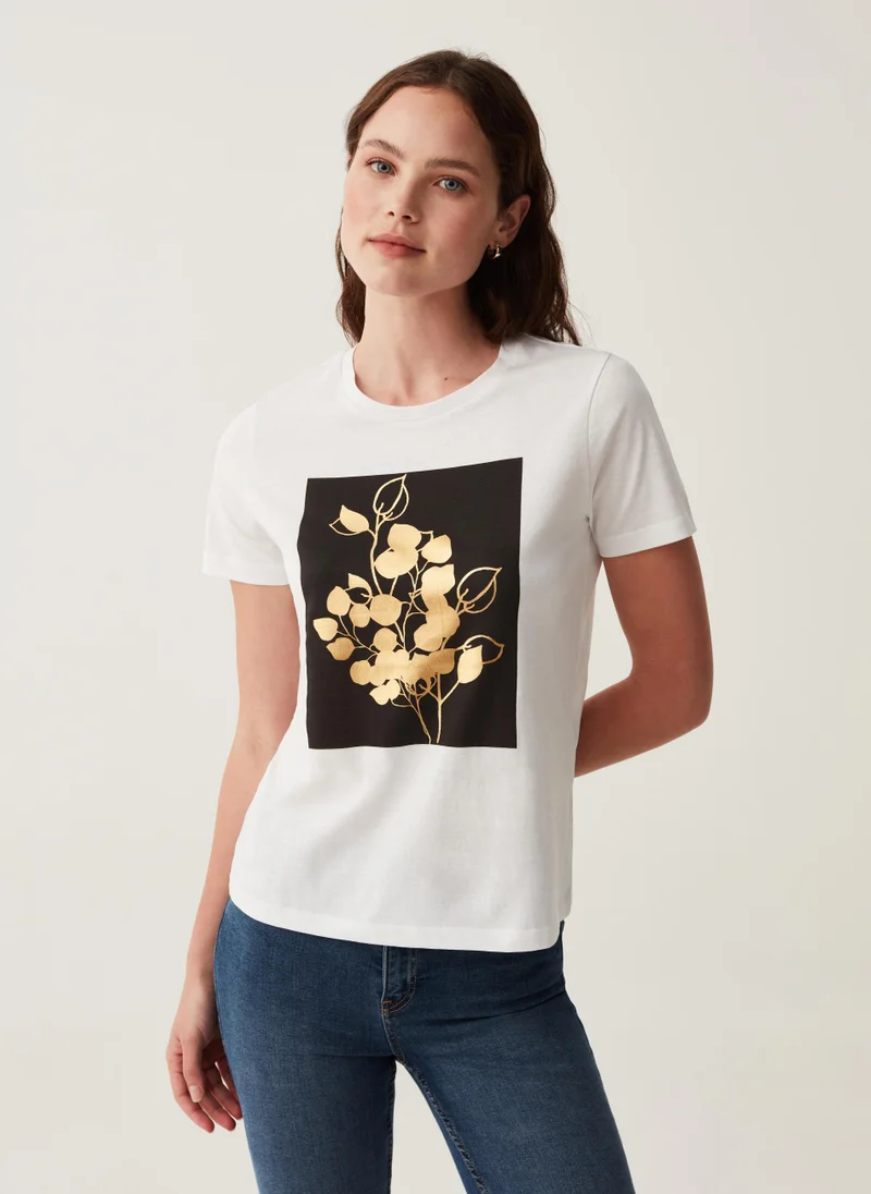 او في اس T-shirt with foliage foil print