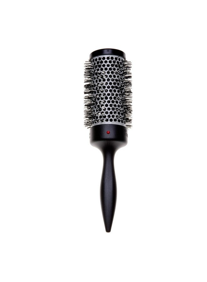 دنمان فرشاة شعر دائرية من Denman (D76) مصنوعة من السيراميك الحراري مزودة بفتحات تهوية مع شعيرات نايلون لتجفيف سريع وتكثيف الشعر وخلق حركة فيه، باللونين الأسود والأبيض - Image 1