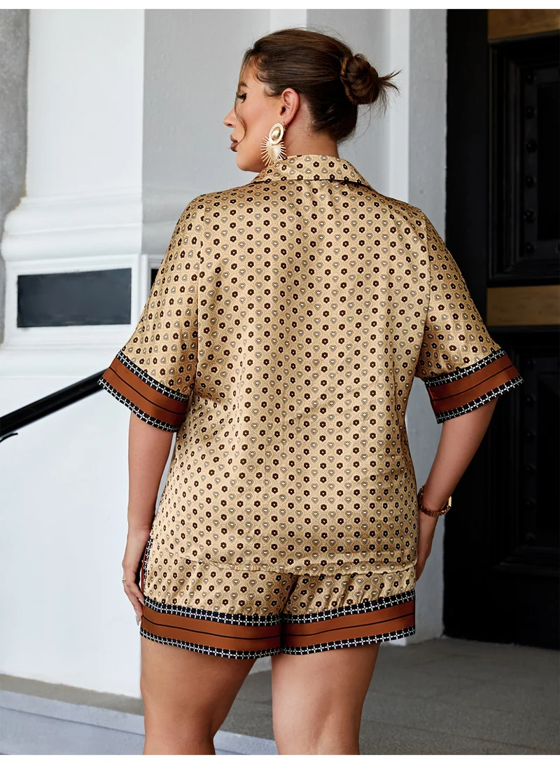 SIMPLEE The plus size two-piece set is a fashionable matching top and bottom, suitable for curvaceous women