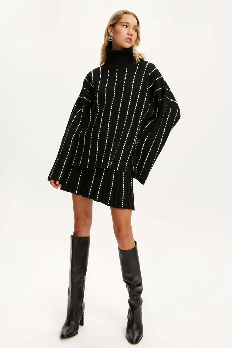 نوكتورن سترة صوفية كبيرة مرصعة