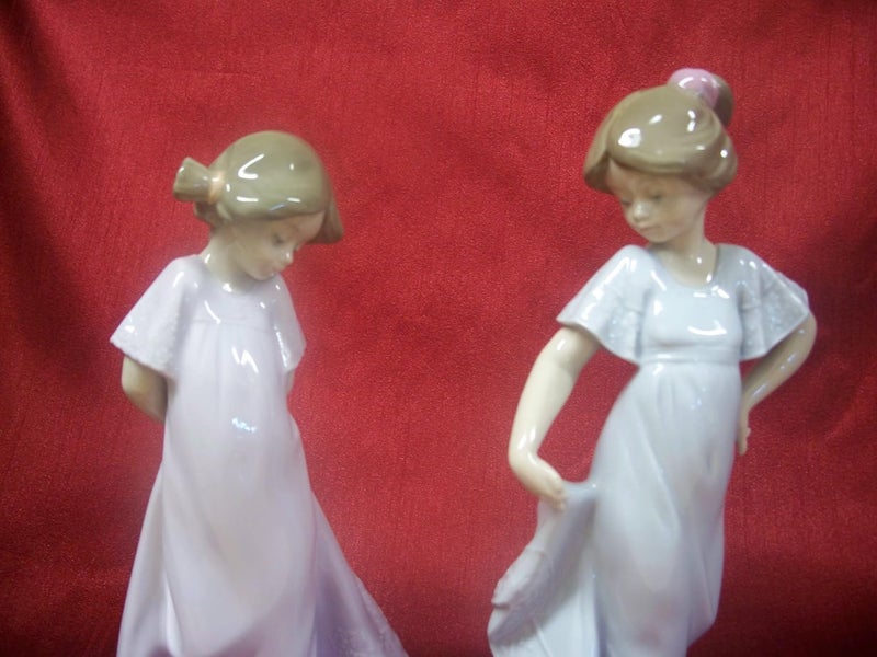 Nao by Lladro Collectible Porcelain Special ColorSplash Edition  Set of 2 Figurines paired together HOW PRETTY and SO SHY  sisters - Image 5