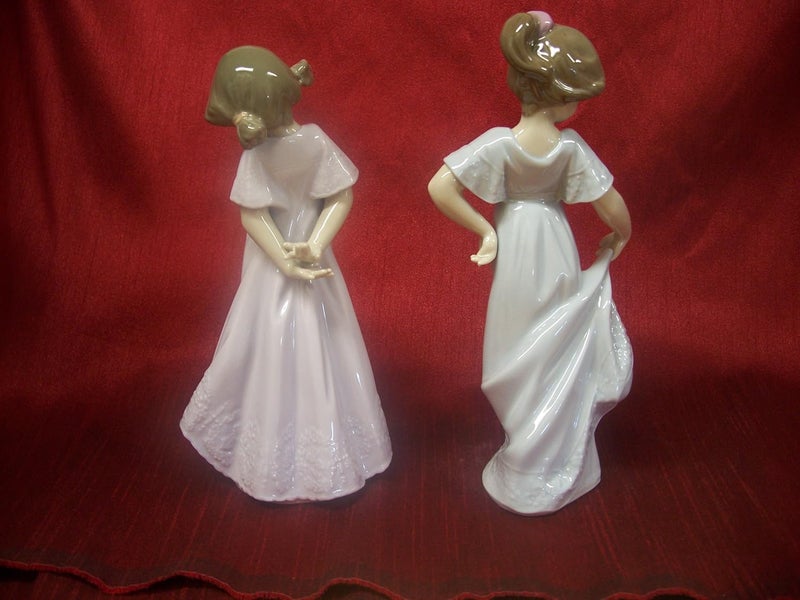 Nao by Lladro Collectible Porcelain Special ColorSplash Edition  Set of 2 Figurines paired together HOW PRETTY and SO SHY  sisters - Image 4