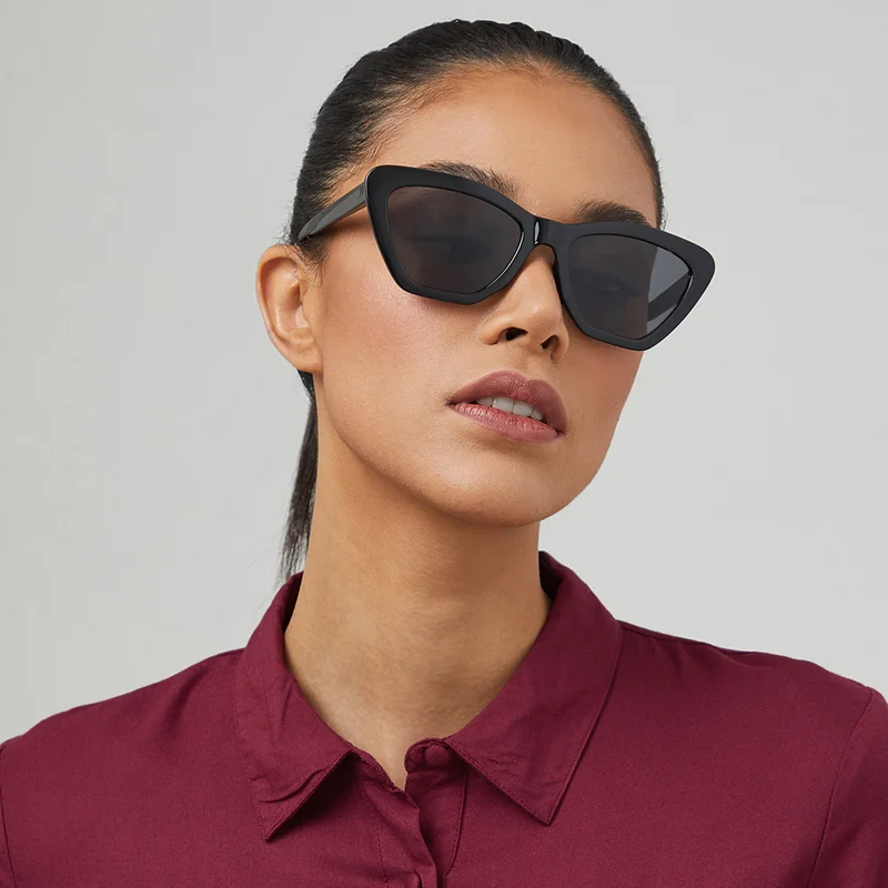 بلاك أوت Women's نظارة شمسية حريمي BlackOut HATTIE من Eyewa - عين القطة للنساء