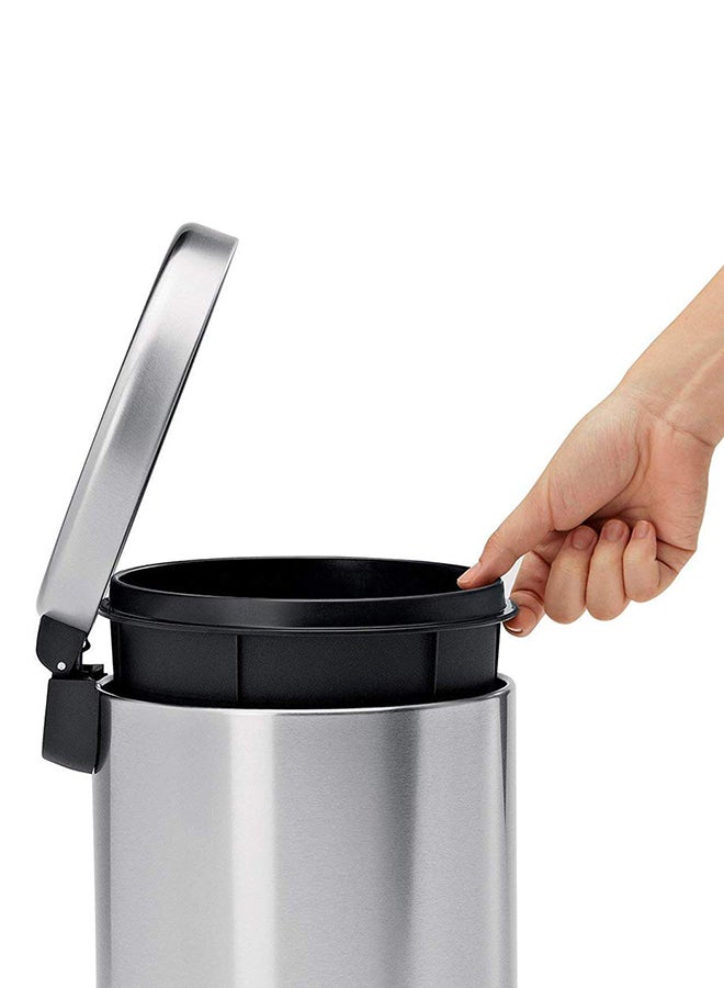 Home Time Portable Trash Bin With Pedal Silver/Black 17 x 26cm - Image 3