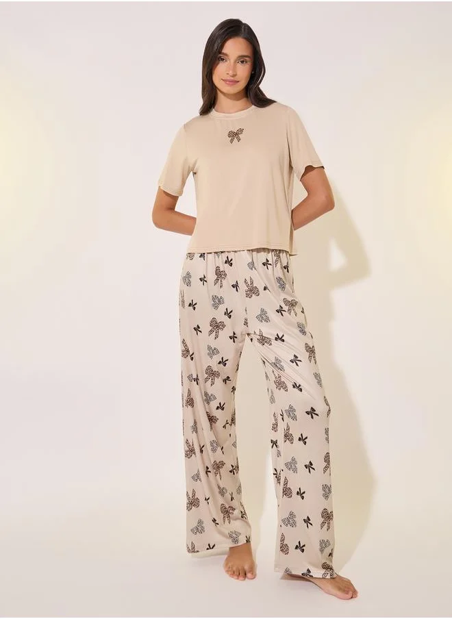 ستايلي Butterfly Print Round Neck T-Shirt and Pyjama Set