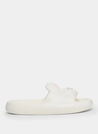 تايك تو شبشب أبيض مزين بأرنب