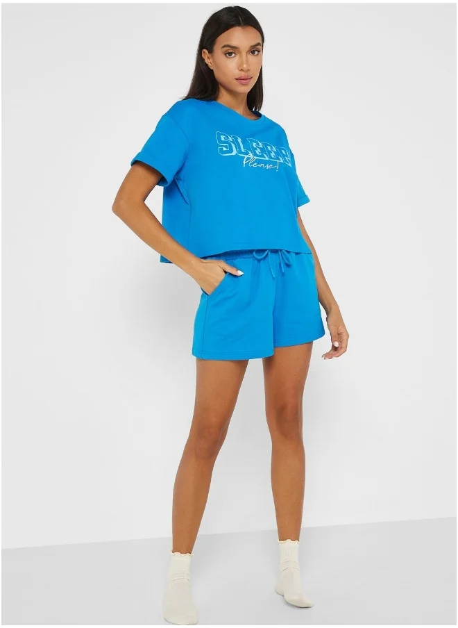 Isla & Evie Crew Neck Graphic Detail T-Shirt