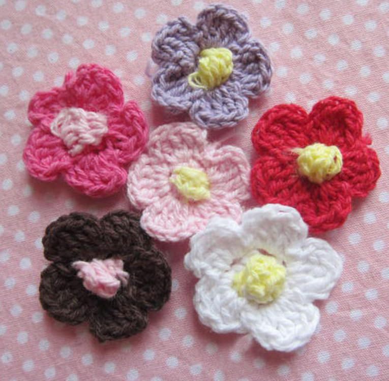 YYCRAFT Pack of 100 Crochet 1" Spring Flower,Mix Color - Image 2