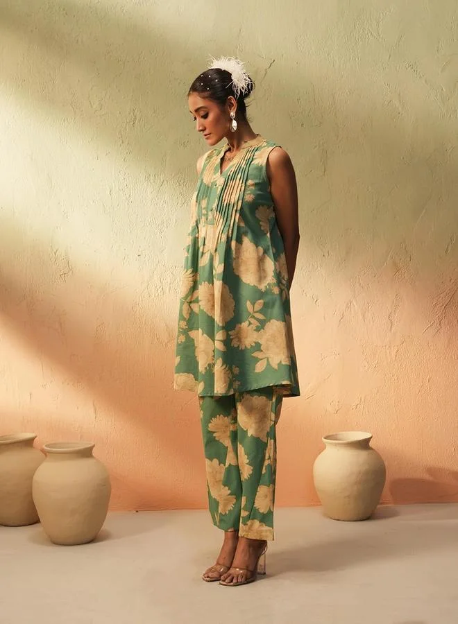 ISHIN Women's Green Cotton Printed Tunic Upper Knee Length Pleat Front Bottom Regular Fit 2 Peice Kurta Set