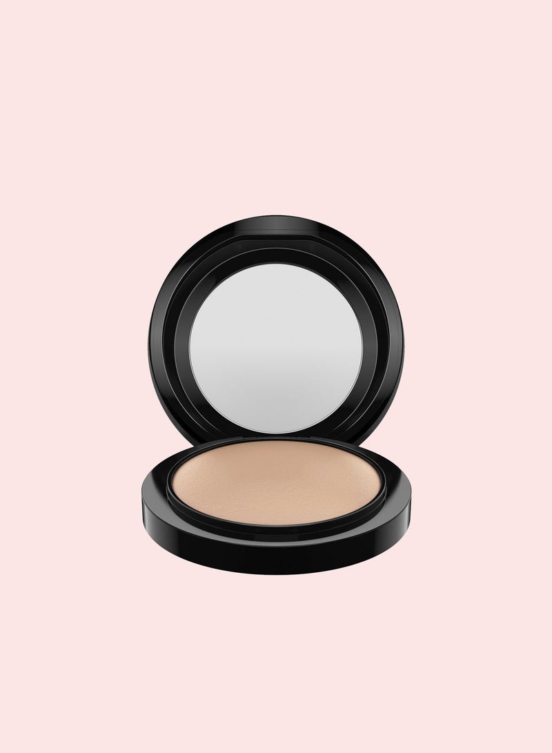 MAC Cosmetics Mineralize Skinfinish Natural - Medium Dark - Image 2