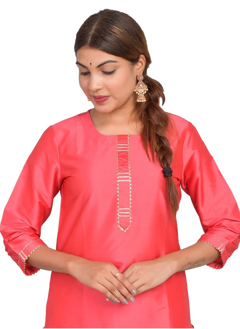 ريارا كورتي نسائي كورال بارادايس مع بنطلون طقم 3/4 كم كورتا بانت طقم حرير فني (تفتا سادة) مقاس XXL  - Image 3