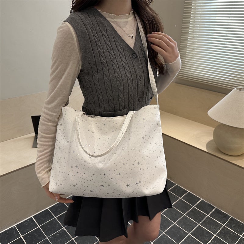 Minimalist Dark Tone Star Pattern Big Capacity Shoulder Tote Bag Brand Label Front Detail Decorative Detachable Chain Multi-scene Foldable Bag For Travel Grocery Shopping Student School Essential - Image 4