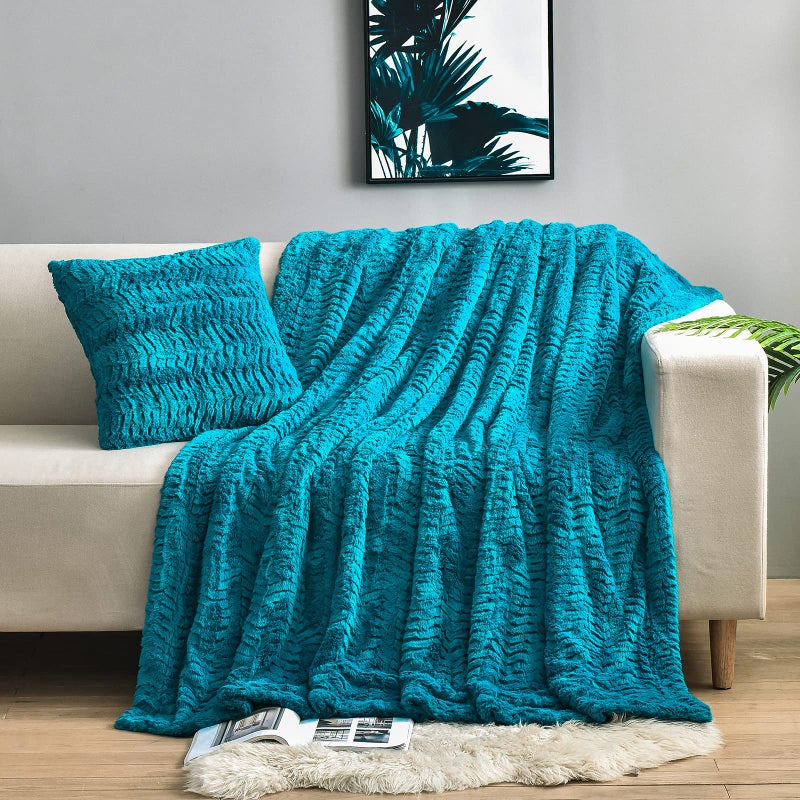 YUSOKI Luxury Double Sided Faux Fur Throw BlanketWithout PillowsTurquoise Soft Fuzzy Fluffy Cozy Blanket Aqua Plush Blanket for Couch Bed Sofa Women Teen Girls GiftTeal50 x 63
