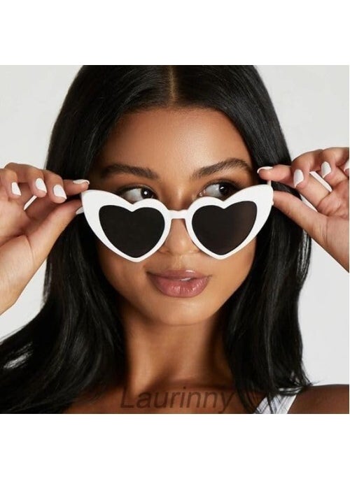 White Color Heart Shaped Party Glasses - pzsku/Z573DE329C597771035E2Z/45/_/1741299554/57eac1c6-3c15-4724-b6e7-8571984e81d4