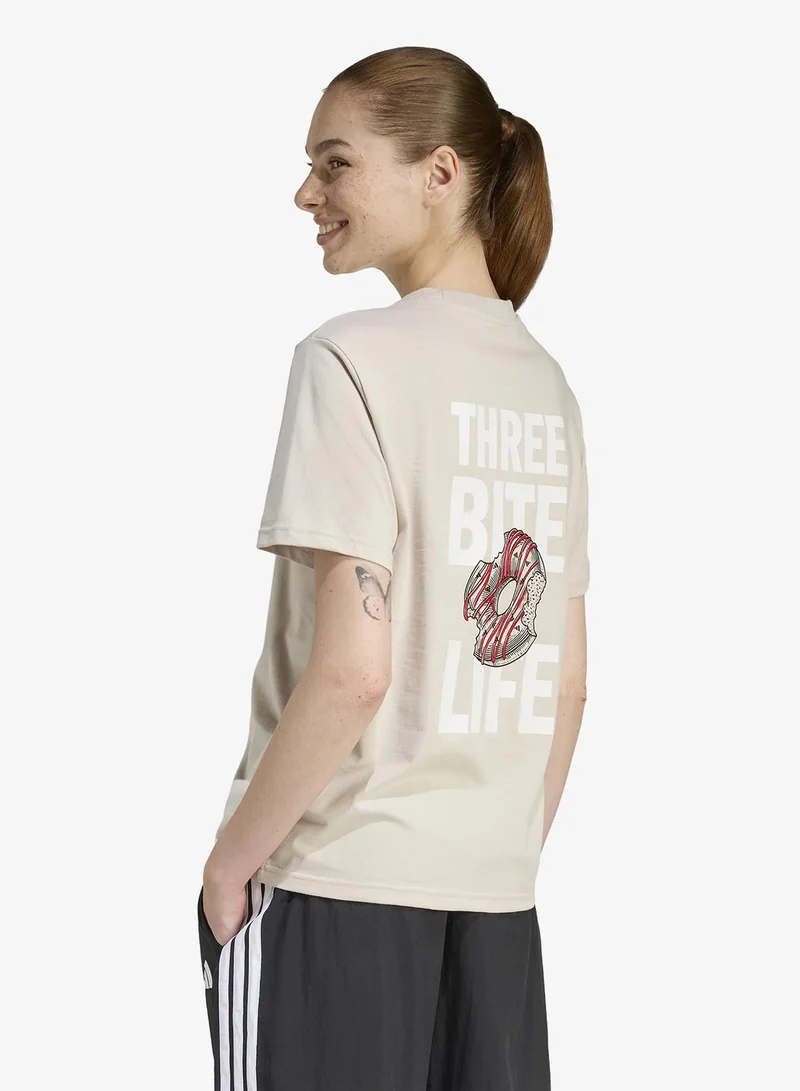 اديداس تيشيرت برسومات ناعمة