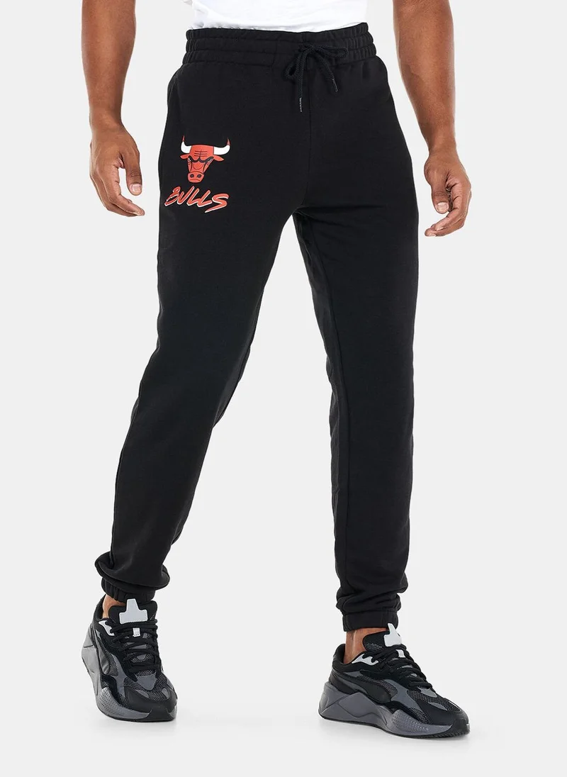 NEW ERA Men's Chicago Bulls NBA Script Black Joggers