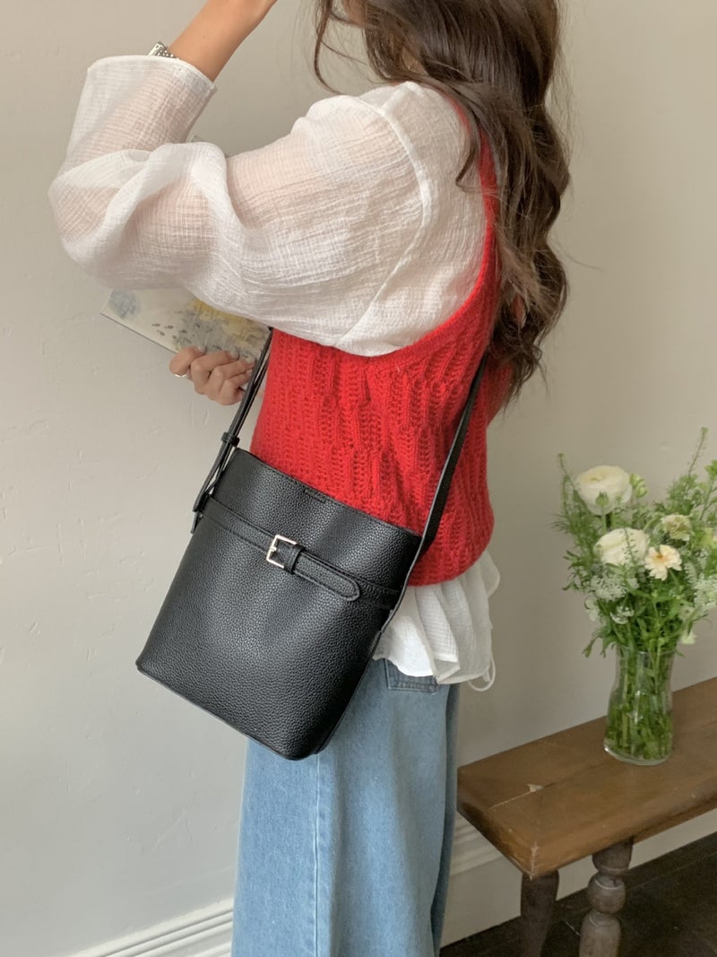 Japanese And Korean New Arrival Fashionable Litchi Pattern Buckle Daily Commuter Shoulder Bag Simple And Generous Bucket Bag - Image 3