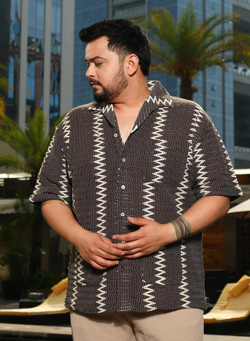انستافاب بلس قميص رجالي بني شوكولاتة بنقشة زيجي مريح للارتداء الكاجوال