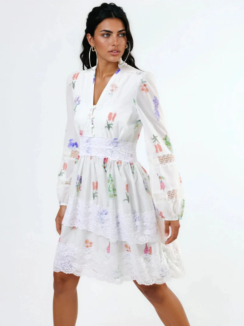 جينيفر Floral Lace Mini Dress with V-Neck