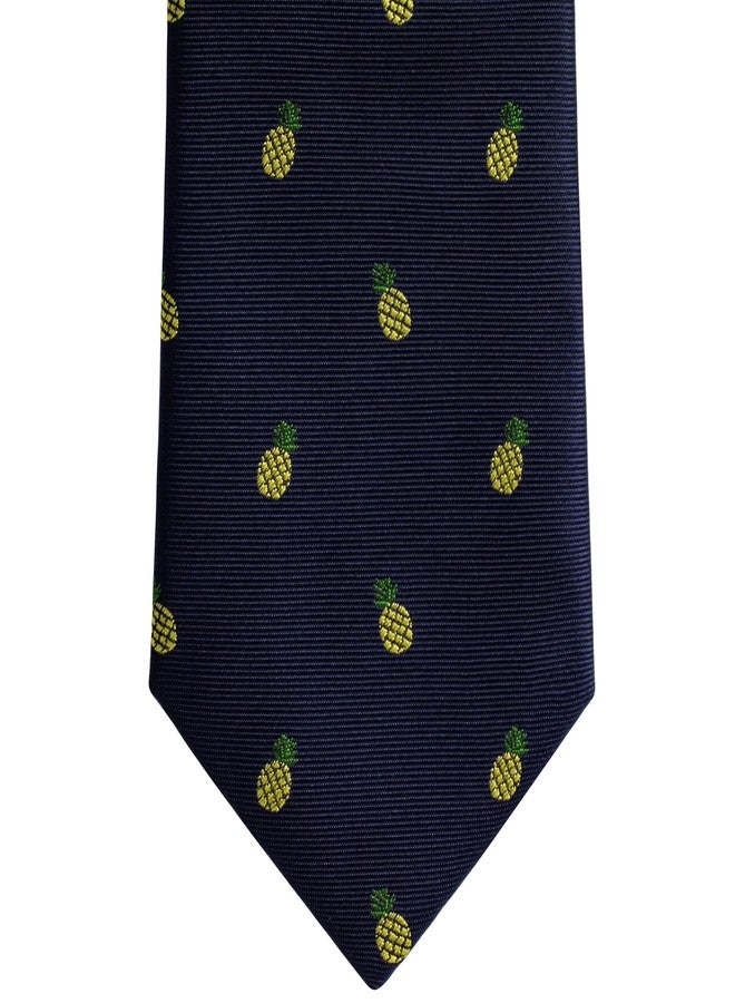 هاوسن ربطة عنق عصرية من هاوسون بتصميم أناناس استوائي، عرضها 3 بوصات، مصنوعة من قماش الجاكار الهاواي، مثالية لحفلات اللواو، وعطلات المنتجعات، وإكسسوارات حفلات الزفاف الصيفية النابضة بالحياة، مع خيار علبة هدايا. - Image 4